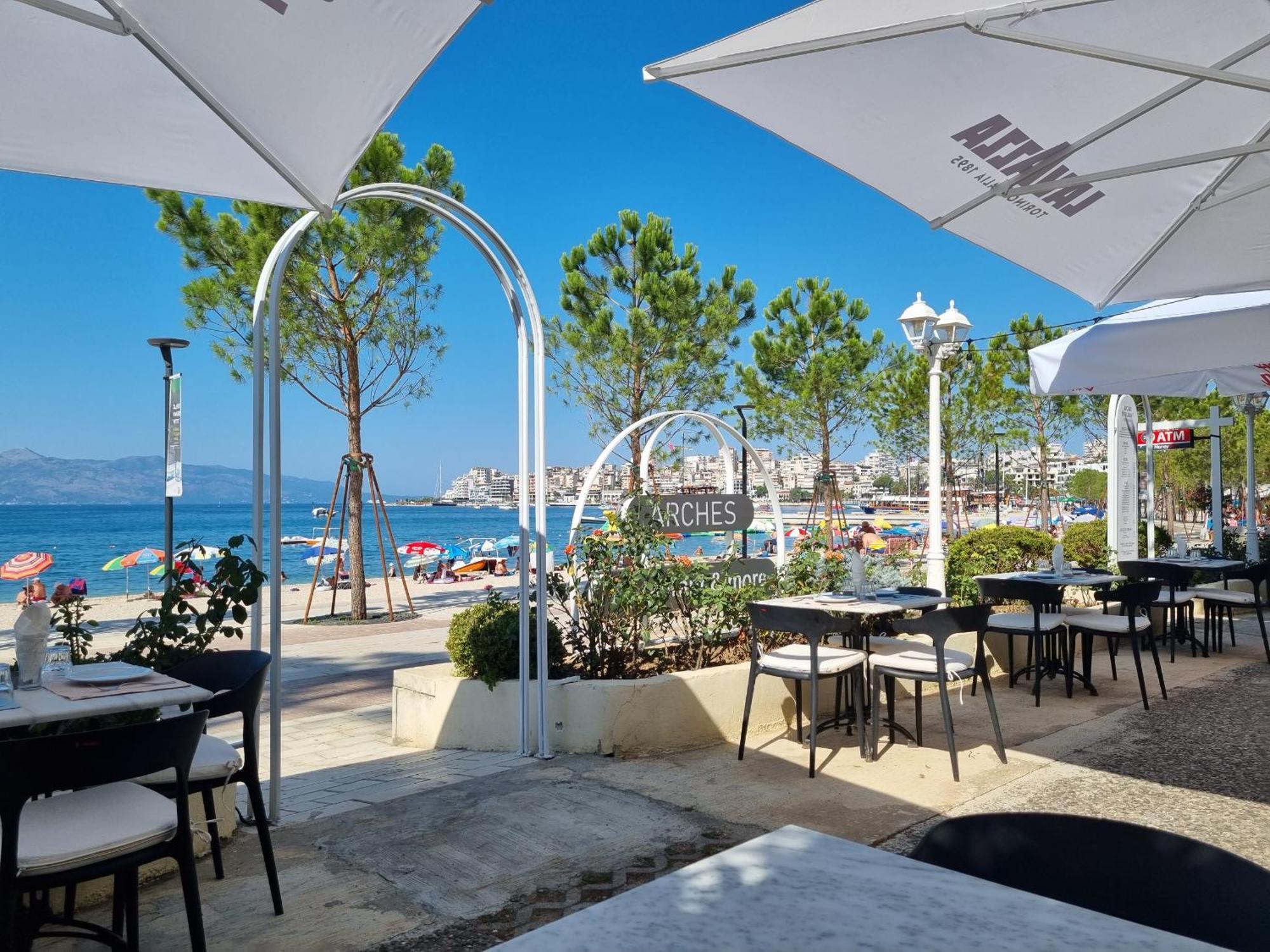 Saint Tropez Apartment Sarandë Exterior foto